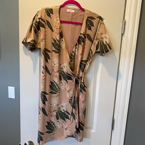 Aritzia Babaton Wallace wrap dress - orchid print - Picture 3 of 5